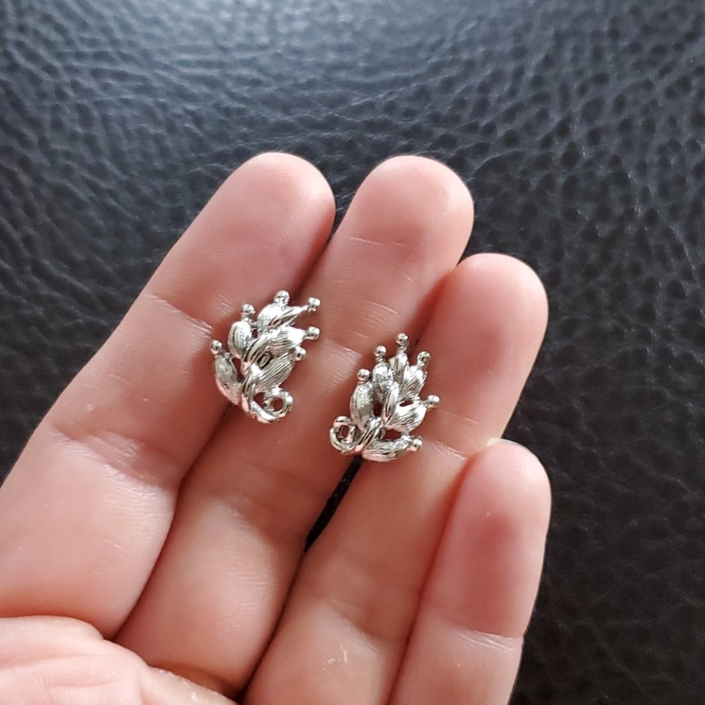 VTG Longcraft screw-back earrings